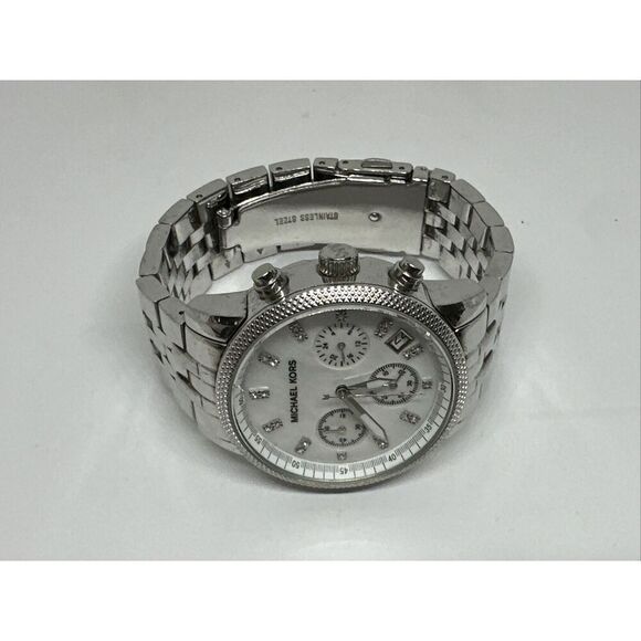 Michael Kors MK5020 Women\'s Silver Stainless Steel Analog Dial Wrist Watch NUL51